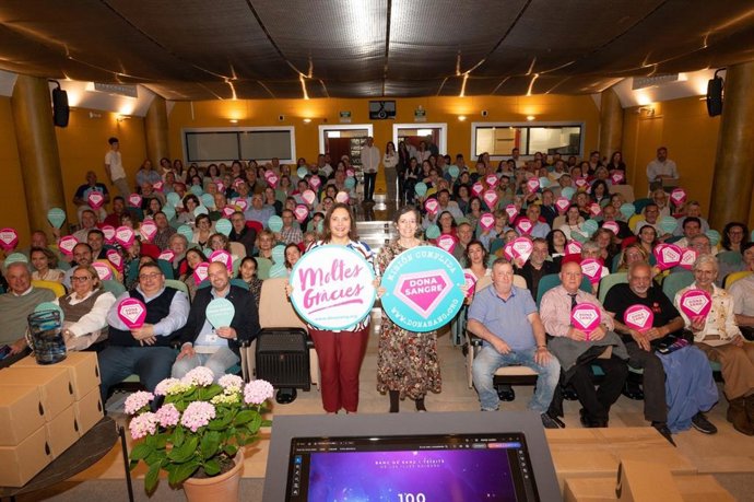 Baleares rinde homenaje a más de 700 donantes habituales de sangre.