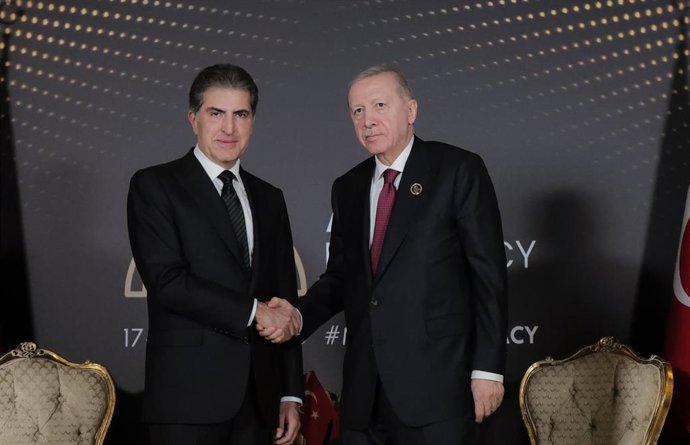 El presidente del Kurdistán iraquí, Nechirván Barzani, y el presidente de Turquía, Recep Tayyip Erdogan