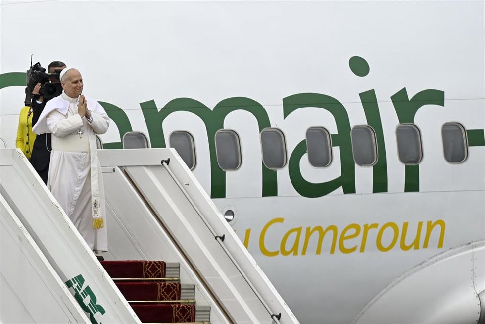 El Papa León XIV en el avión.