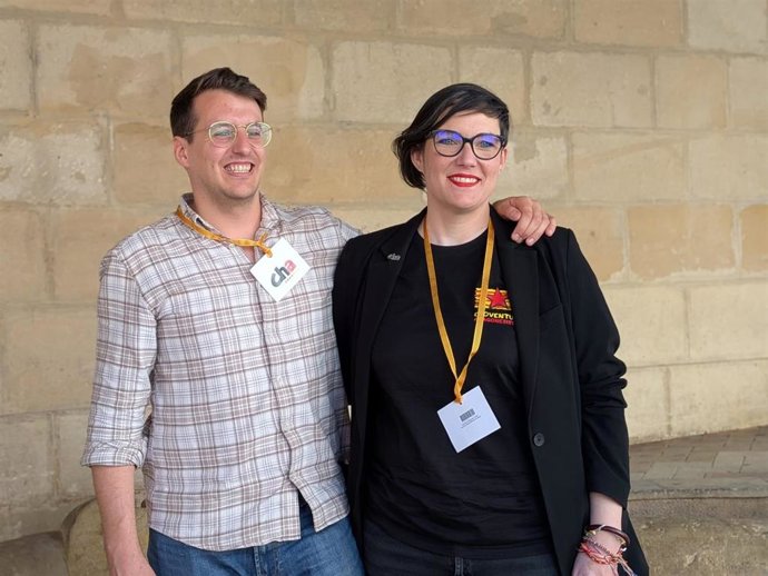 El nuevo presidente de CHA, Jorge Pueyo, junto a Verónica Villagrasa, nueva secretaria general de la organización.