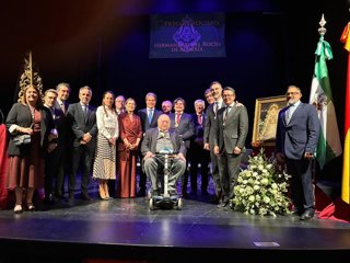 El consejero de Agricultura, Pesca, Agua y Desarrollo Rural, Ramón Fernández Pacheco, en el pregón de la Hermandad del Rocío de Almería.