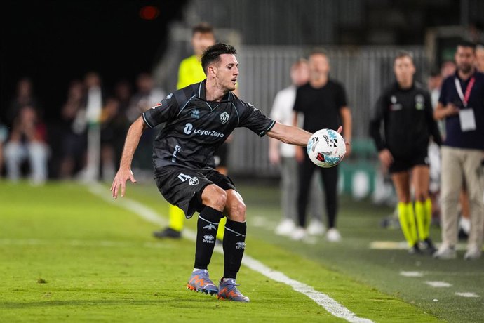 Archivo - Agustin Sienra of CD Castellon gestures during the Spanish league, LaLiga Hypermotion, football match played between Cordoba CF and CD Castellon at Bahrain Victorious Nuevo Arcangel stadium on September 5, 2025, in Cordoba, Spain.