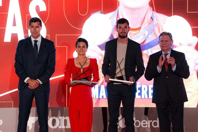 María Pérez y Quique Llopis, mejores atletas españoles de 2025 en la gala de la RFEA