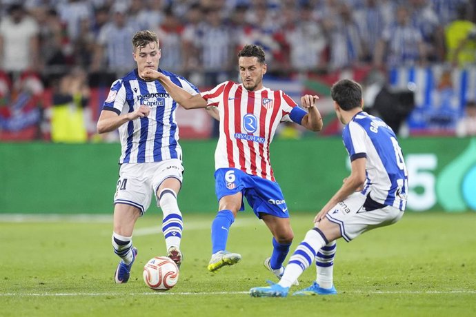 Koke Resurreccion, do Atlético de Madrid, em ação durante a final da Copa del Rey, disputada entre o Atlético de Madrid e a Real Sociedad no estádio La Cartuja, em 18 de abril de 2026, em Sevilha, Espanha.