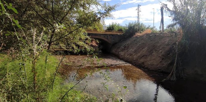 Archivo - El río Frío a su paso por el Puente de la Sierra, en Jaén.