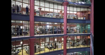 La Junta busca instalar máquinas expendedoras de alimentos para el personal de su sede de Torretriana, en Sevilla