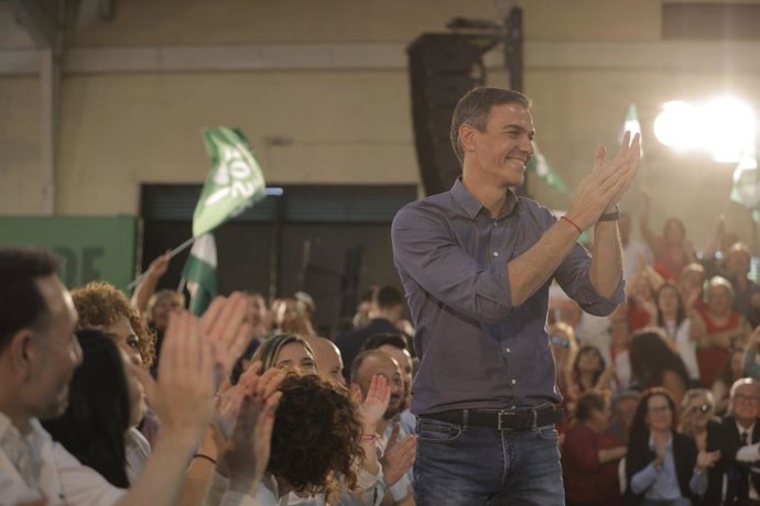 O presidente do Governo, Pedro Sánchez, participou neste domingo de um evento em Gibraleón (Huelva).