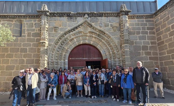 Archivo - El Ayuntamiento de Ávila acerca a medio centenar de mayores a Cebreros con el programa 'Conoce tu provincia'