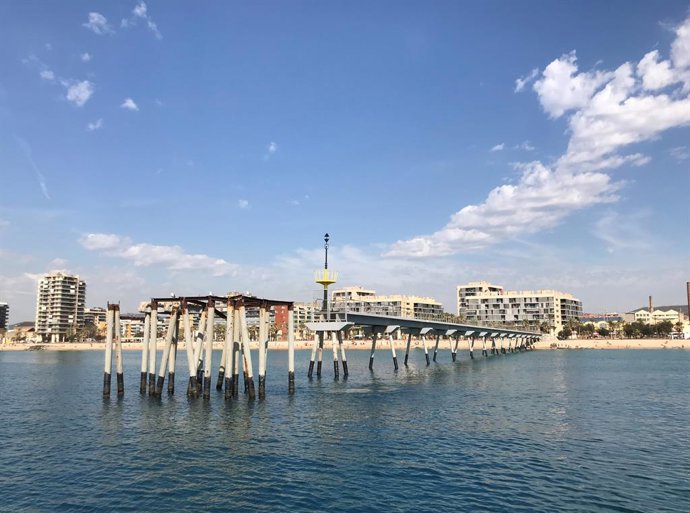 Archivo - Arxivo - El Pont del Petroli de Badalona, en una iamgen d'arxiu