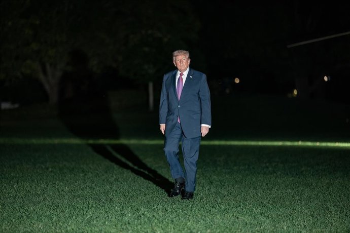 April 18, 2026, Washington, Dc, United States: President DONALD TRUMP returns to the White House in Washington, District of Columbia on April 18, 2026.