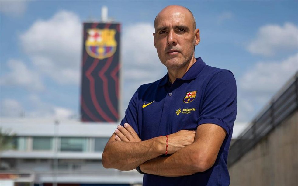 Archivo - El entrenador del Barça de fútbol sala, Javi Rodríguez, en la Ciutat Esportiva Joan Gamper