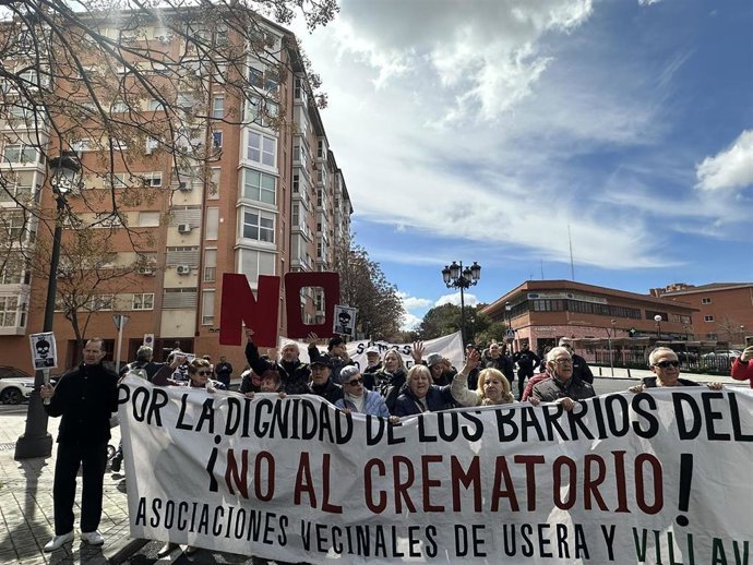 Archivo - Vecinos de Usera y Villaverde vuelven a manifestarse contra el crematorio de la M-40