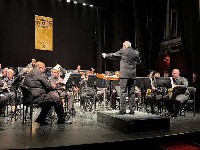 Banda Municipal de Música de Almería en el Teatro Apolo.