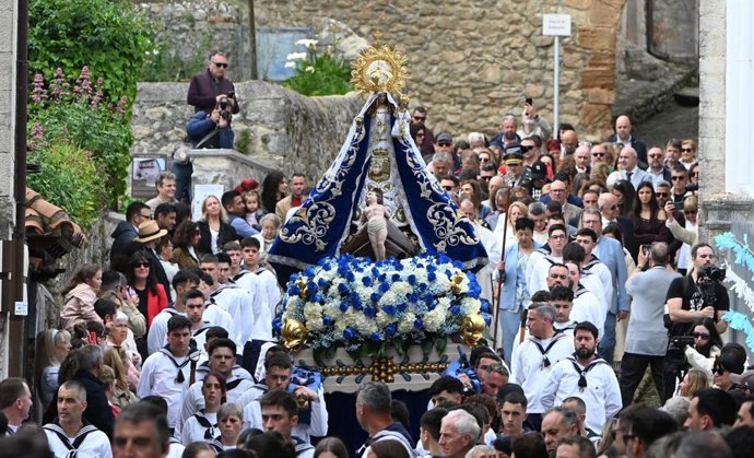 Centenares de vecinos y visitantes asisten en San Vicente a la celebración de La Folía