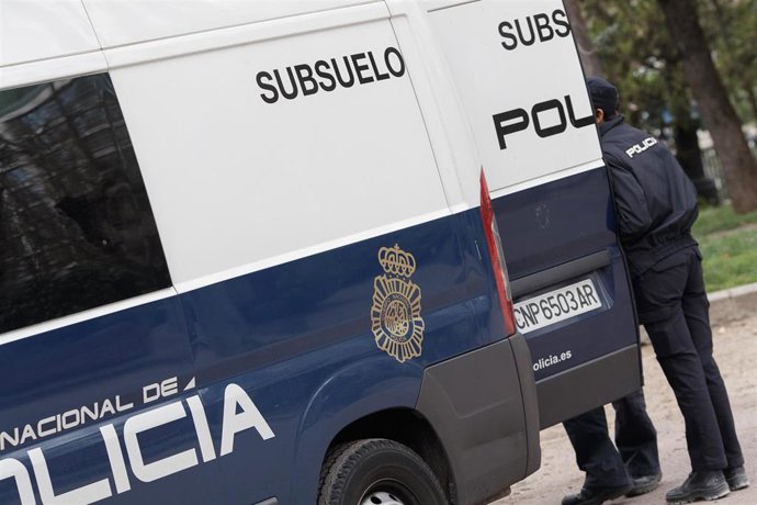 Archivo - Imagen de archivo de un furgón de la Policía Nacional de Unidades de Subsuelo, subsuelo de la Policía Nacional.
