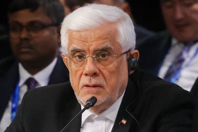 Archivo - Arquivo - RÚSSIA, MOSCOU - 18 DE NOVEMBRO DE 2025: Muhammad Reza Aref, primeiro vice-presidente do Irã, participa da 24ª reunião ampliada do Conselho de Chefes de Governo da OCS no Centro Nacional da Rússia