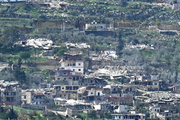 18 de abril de 2026, Sul do Líbano, Ramat Gan, Líbano: Uma área fortemente danificada no sul do Líbano é vista após os recentes ataques, com edifícios reduzidos a escombros e destruição generalizada visível por toda a região.