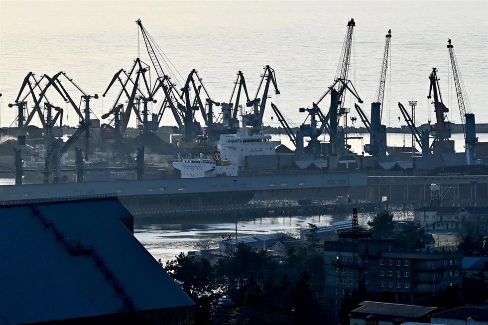 Archivo - Instalaciones portuarias de Tuapsé, ciudad rusa a orillas del mar Negro ubicada en el Krai de Krasnodar