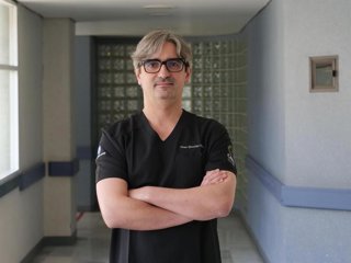 Archivo - Cirujano torácico Diego González Rivas