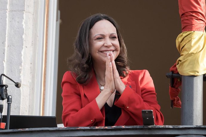 La líder opositora venezolana María Corina Machado durante el acto con venezolanos en la Puerta del Sol