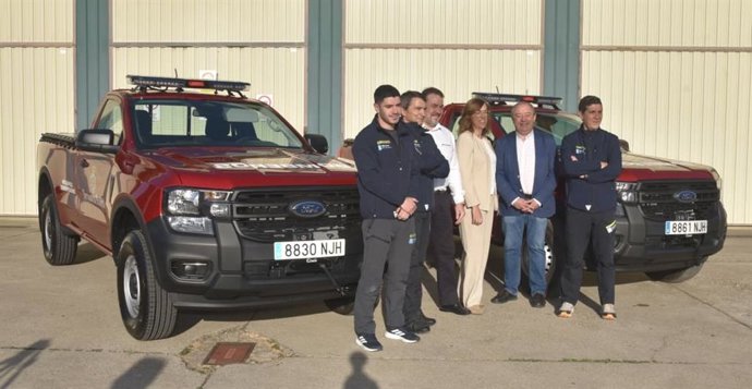 Entrega de dos vehículos para los parques de Aguilar y Saldaña.