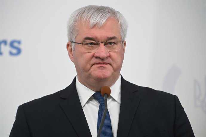 1º de abril de 2026, Kiev, Ucrânia: O ministro das Relações Exteriores da Ucrânia, Andrii Sybiha, é visto durante uma coletiva de imprensa conjunta com a ministra das Relações Exteriores, Comércio e Defesa da Irlanda, Helen McEntee, durante a qual foram a