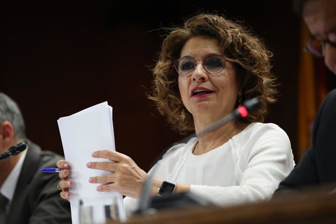 Archivo - Arquivo - A primeira vice-presidente e ministra da Fazenda, María Jesús Montero, comparece perante a Comissão de Fazenda do Senado, em 11 de março de 2026, em Madri (Espanha). (Foto de arquivo).