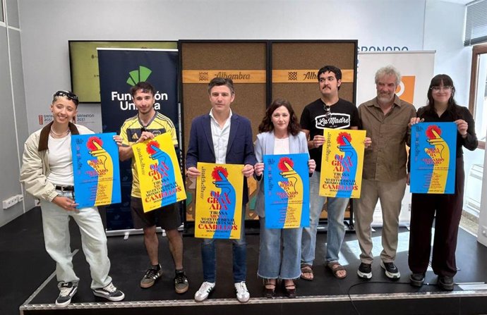 El concejal de Cultura, Jorge Saavedra; el director del festival, Nani Castañeda; la representante de Fundación Unicaja, Gema Domínguez; y la reprsentante de la Fundación Miguel Río, Sara Armadas, entre otros, durante la presentación del festival.