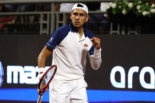 Tenis, Alejandro Tabilo vs Sebastian Baez El tenista Alejandro Tabilo de Chile celebra el punto en contra de Sebastian Baez de Argentina por el ATP 250 de Santiago 2026 en el Club Deportivo San Carlos de Apoquindo en Santiago, Chile. 27/02/2026 Felipe