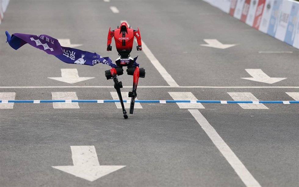 Robot Lightning de Honor durante la media maratón de Pekín. 