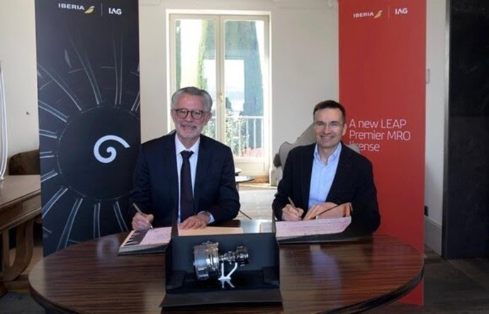 Firma del acuerdo con CFM.