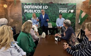 El secretario general del PSOE de Málaga, Josele Aguilar; la secretaria general del PSOE local, Patricia Alba, y el portavoz socialista en el municipio, David Márquez, en Alhaurín de la Torre
