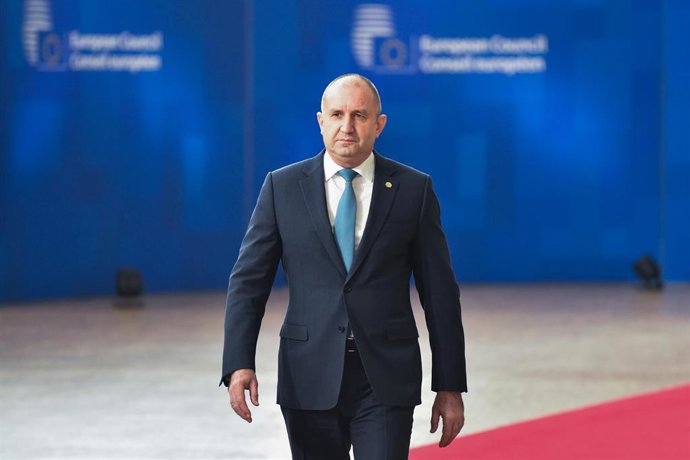 Archivo - El expresidente de Bulgaria y vencedor de las elecciones legislativas del pasado domingo, Rumen Radev.