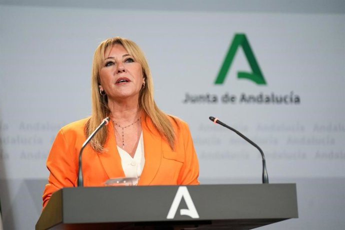 La portavoz del Ejecutivo andaluz y consejera de Economía, Hacienda, Fondos Europeos y Diálogo Social, Carolina España, este lunes en la rueda de prensa posterior a la reunión del Consejo de Gobierno