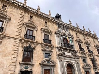 Archivo - Fachada de la Real Chancillería de Granada, sede del TSJA y de las secciones penales de la Audiencia de Granada.