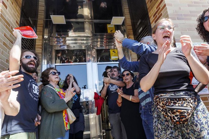 Suspendido hasta el 29 de mayo el desahucio de una mujer y su hijo en la calle Segundo Arce por ser vivienda habitual