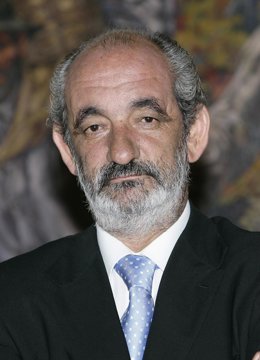Archivo - Santos Llamas, en una imagen de archivo cuando ocupaba el cargo de presidente de Caja España.