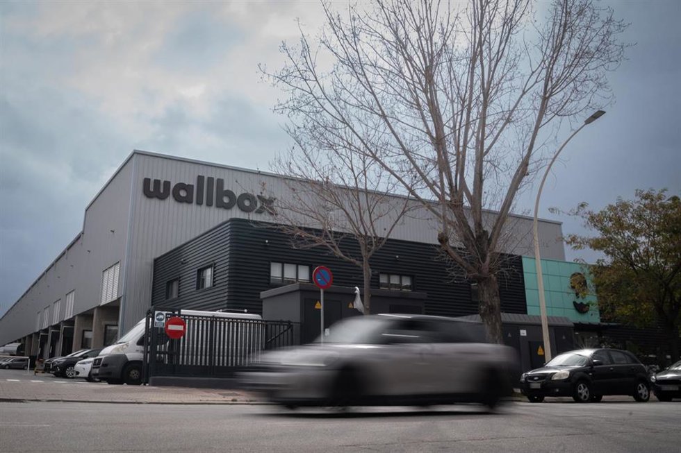 Archivo - Fachada de la sede de Wallbox en Barcelona