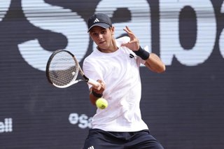 Rafael Jodar of Spain in action against Arthur Fils of France during the Semi Final  tennis match of the Barcelona Open Banc Sabadell - Conde Godo 2026 Day 8 at Real Club de Tenis Barcelona on April 18, 2026 in Barcelona, Spain.