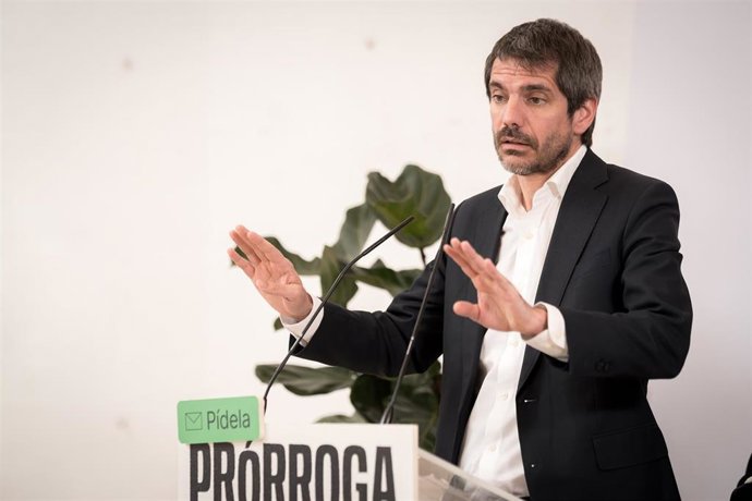 El ministro de Cultura, Ernest Urtasun, durante una rueda de prensa en conjunto de Movimiento Sumar, Comuns, Más Madrid e IU, a 20 de abril de 2026, en Madrid (España).