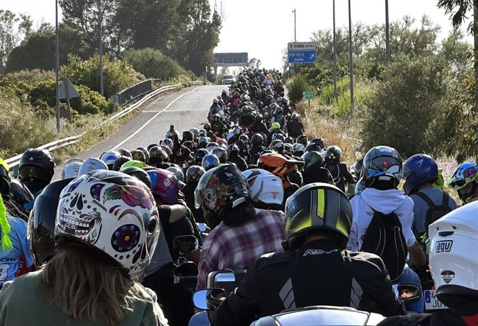 Archivo - Moteros en caravana hacia Jerez en una imagen de archivo.