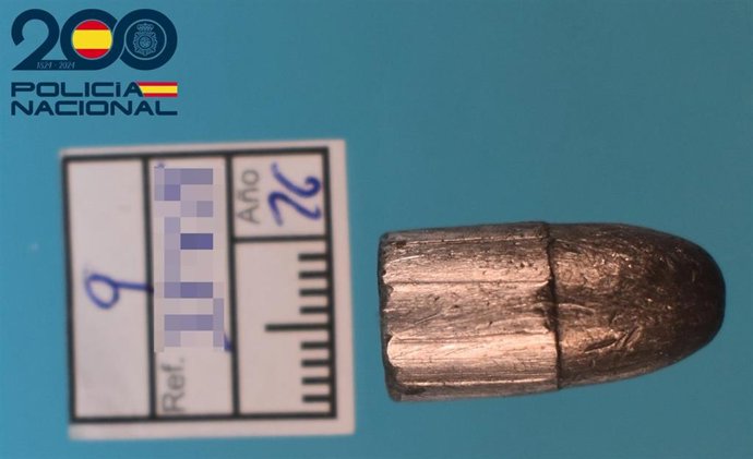 Proyectil hallado en el lugar de los hechos.