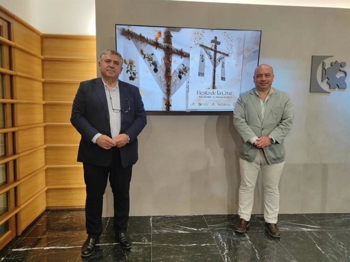 Bartalomé Madrid y Gabriel Duque, durante la presentación de la Fiesta de la Cruz de Añora.