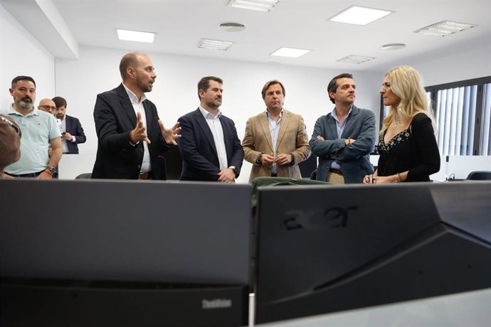 Antonio Repullo con José María Bellido y Lourdes Morales en la visita al Parque Tecnológico cordobés.