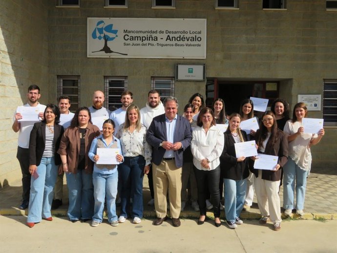Entrega de diplomas del programa de Empleo y Formación denominado 'Gesdocencia'.