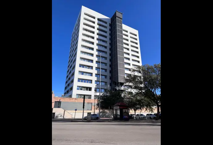 Archivo - Edificio de usos múltiples de Málaga.