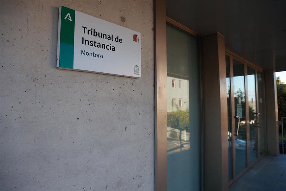 Archivo - Imagen de la fachada del juzgado de Montoro (Córdoba) que asume la investigación de la causa del accidente ferroviario ocurrido en la localidad cordobesa de Adamuz.