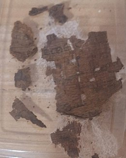 Fragmento del papiro hallado.