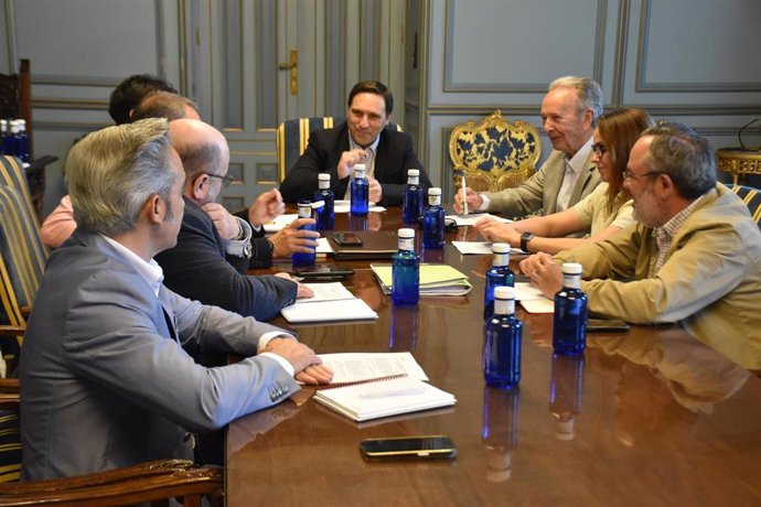 Reunión entre la Diputación de Cuenca y representantes del sector de los olivares de la Alcarria.