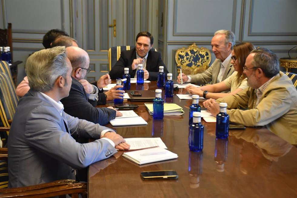 Reunión entre la Diputación de Cuenca y representantes del sector de los olivares de la Alcarria.